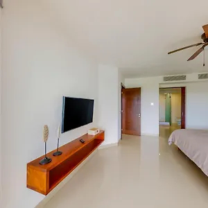 Hakuna Matata 725n At Mareazul Beachfront , Playa del Carmen México